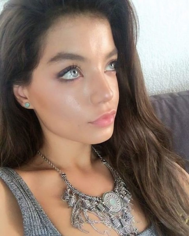 Özcan Deniz'in eski aşkı Buse Narcı göz rengini değiştirdi! 5