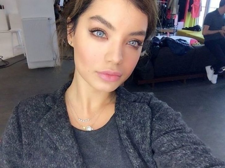 Özcan Deniz'in eski aşkı Buse Narcı göz rengini değiştirdi! 17