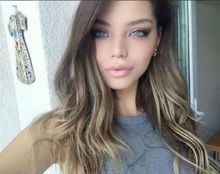 Özcan Deniz'in eski aşkı Buse Narcı göz rengini değiştirdi! 16
