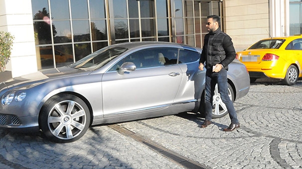Yerli ve yabancı yıldız isimlerin lüks otomobilleri! 21