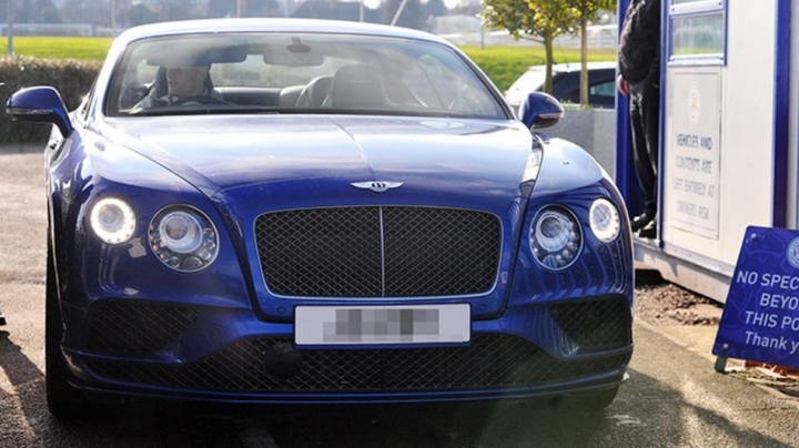 Yerli ve yabancı yıldız isimlerin lüks otomobilleri! 59