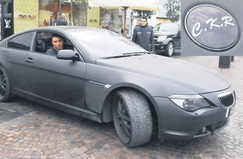 Yerli ve yabancı yıldız isimlerin lüks otomobilleri! 39