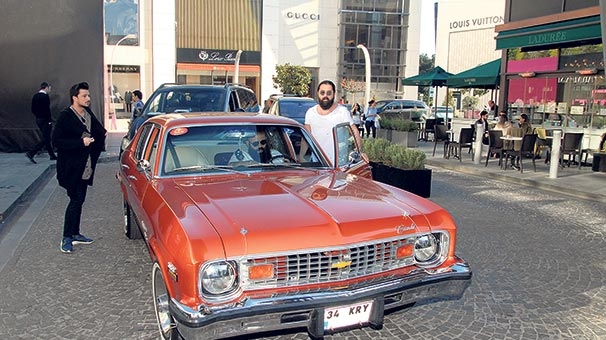 Yerli ve yabancı yıldız isimlerin lüks otomobilleri! 23