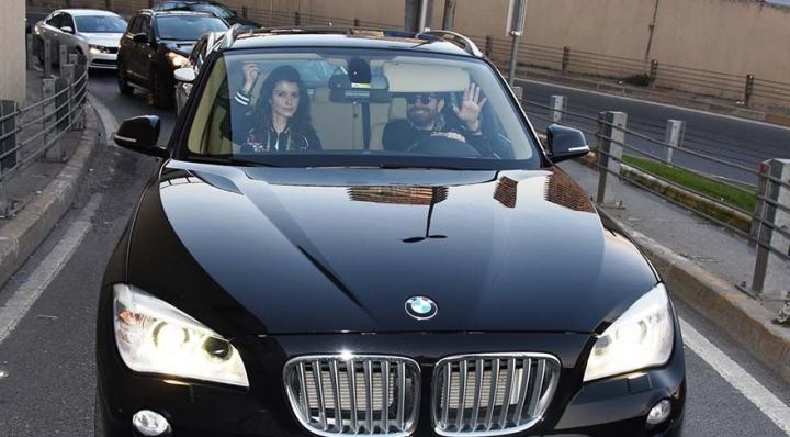 Yerli ve yabancı yıldız isimlerin lüks otomobilleri! 16