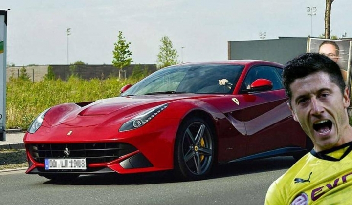 Yerli ve yabancı yıldız isimlerin lüks otomobilleri! 48
