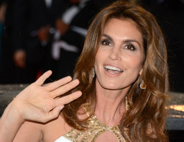 Cindy Crawford hakkında merak edilenleri cevapladı! 24