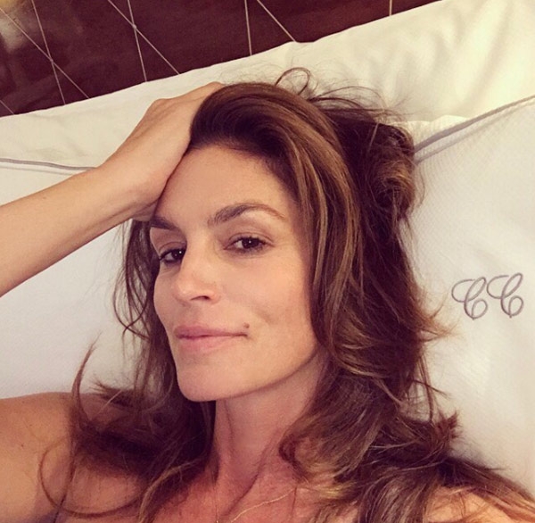 Cindy Crawford hakkında merak edilenleri cevapladı! 33