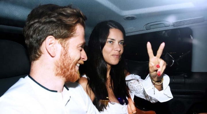 Adriana Lima, Metin Hara'dan bebek istiyor! 17