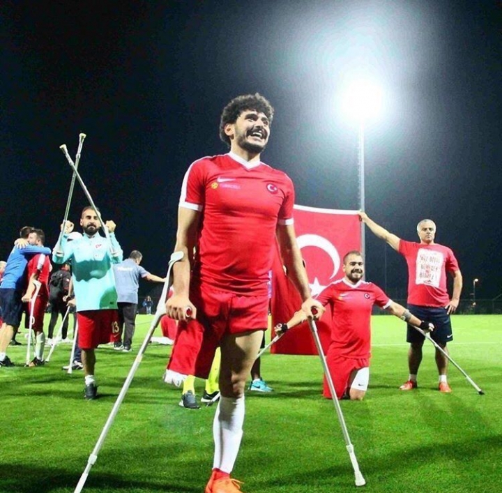 İşte Avrupa şampiyonu olan kahramanların hikayeleri! 3