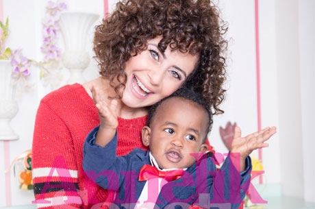 Esra Akkaya ve siyahi oğlu Instagram fenomeni oldu! 10