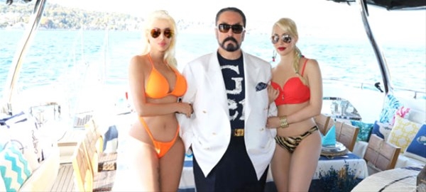 Adnan Oktar ve kediciklerinin dillere destan yat sefası! 5
