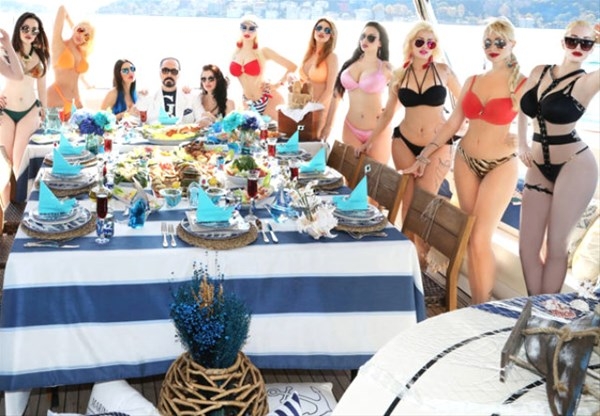 Adnan Oktar ve kediciklerinin dillere destan yat sefası! 4