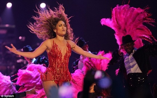Cengiz Abazoğlu, Jennifer Lopez'i baştan aşağı giydirdi! 26