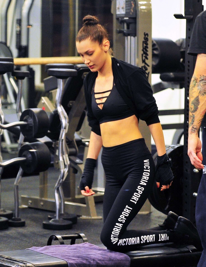 Gigi ve Bella Hadid kardeşlerden bambaşka bir spor giyim yorumu! 36