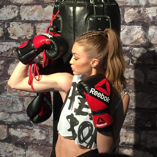 Gigi ve Bella Hadid kardeşlerden bambaşka bir spor giyim yorumu! 34