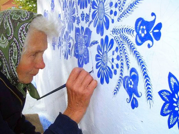 Çek asıllı büyükanne yaşadığı köyü sanat sergisine çevirdi! 17