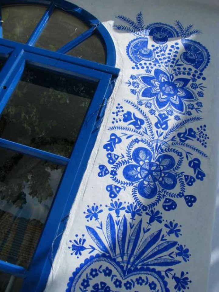 Çek asıllı büyükanne yaşadığı köyü sanat sergisine çevirdi! 4