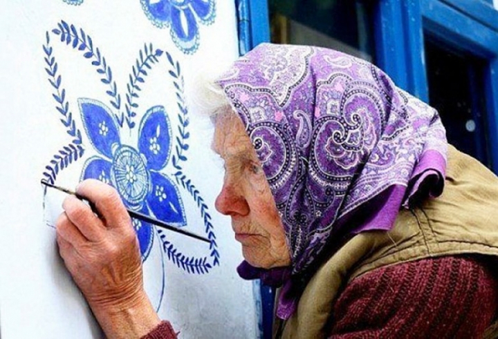 Çek asıllı büyükanne yaşadığı köyü sanat sergisine çevirdi! 15
