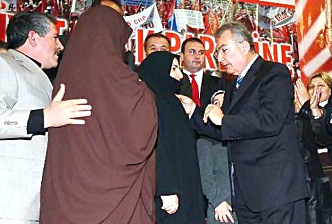 Deniz Baykal'ın dünden bugüne daha önce görülmeyen fotoğrafları! 15