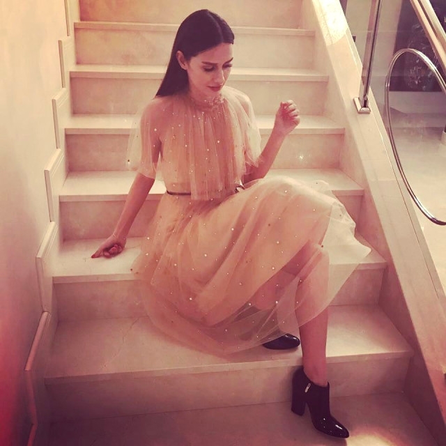 Yasemin Özilhan'ın tasarım koleksiyonuna ünlüler akın etti! 21