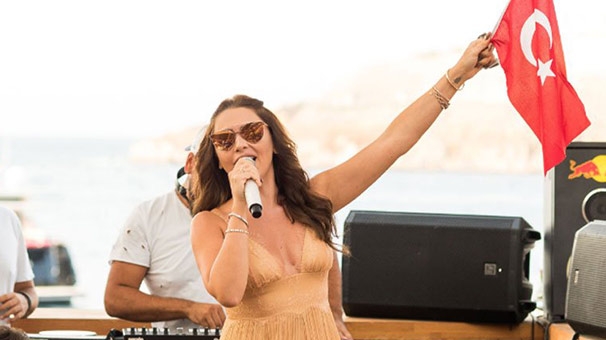 Hadise dış görünüşündeki büyük değişikliği anlattı! 20