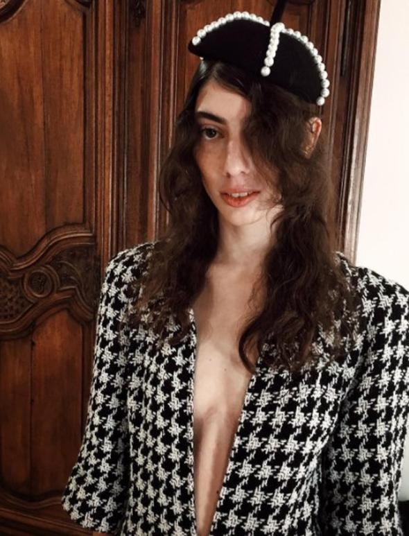 Kalbi güzel top model: Öykü Baştaş 1