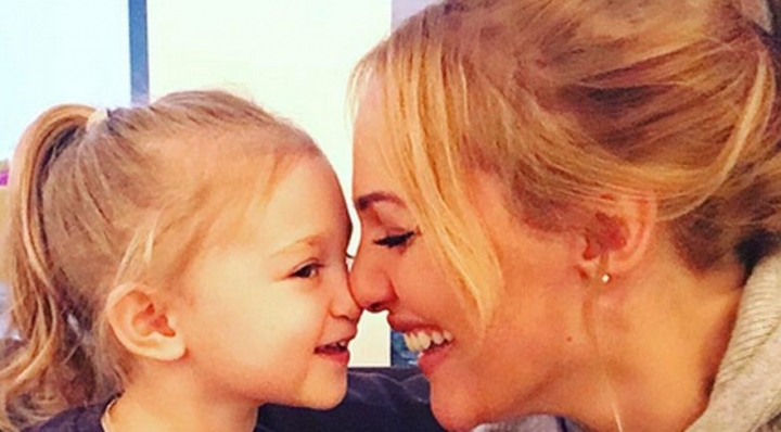 Meryem Uzerli hakkında merak edilenleri paylaştı! 13