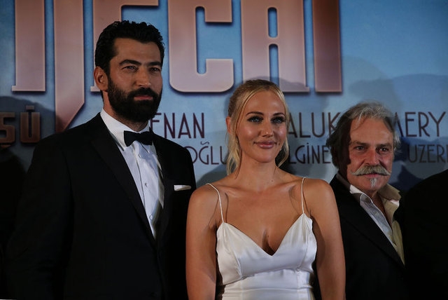 Meryem Uzerli hakkında merak edilenleri paylaştı! 19