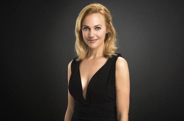 Meryem Uzerli hakkında merak edilenleri paylaştı! 27