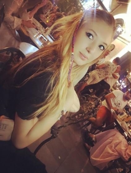 Nergis Kumbasar'dan, kızı Yasmin Erbil'in cesur pozlarına şaşırtan yaklaşım! 25