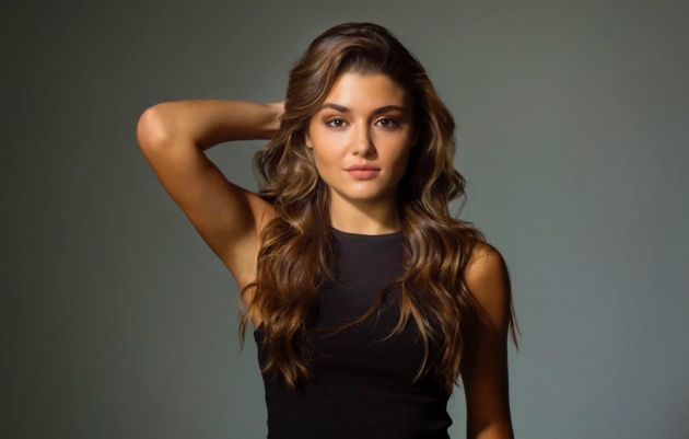 Hande Erçel'e yeni sevgiliden büyük yasak! 22