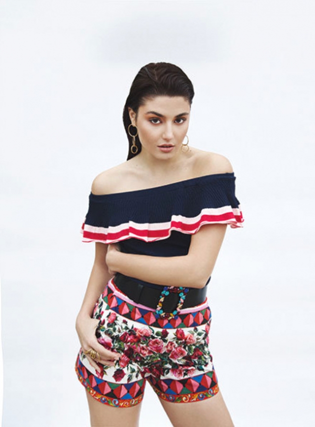 Hande Erçel'e yeni sevgiliden büyük yasak! 10