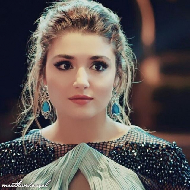 Hande Erçel'e yeni sevgiliden büyük yasak! 20