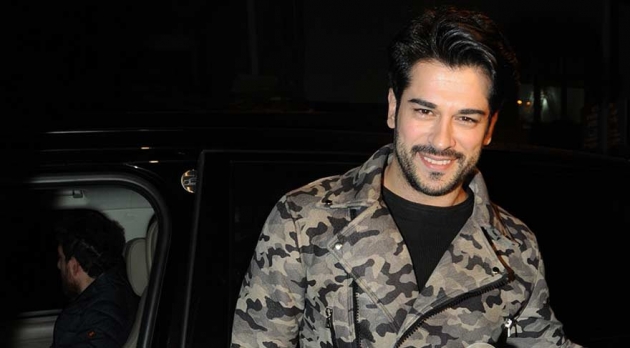 Burak Özçivit'in Best Model yarışmasındaki hali görenleri şaşkına çevirdi! 24