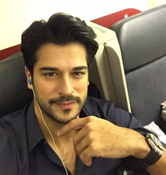 Burak Özçivit'in Best Model yarışmasındaki hali görenleri şaşkına çevirdi! 32