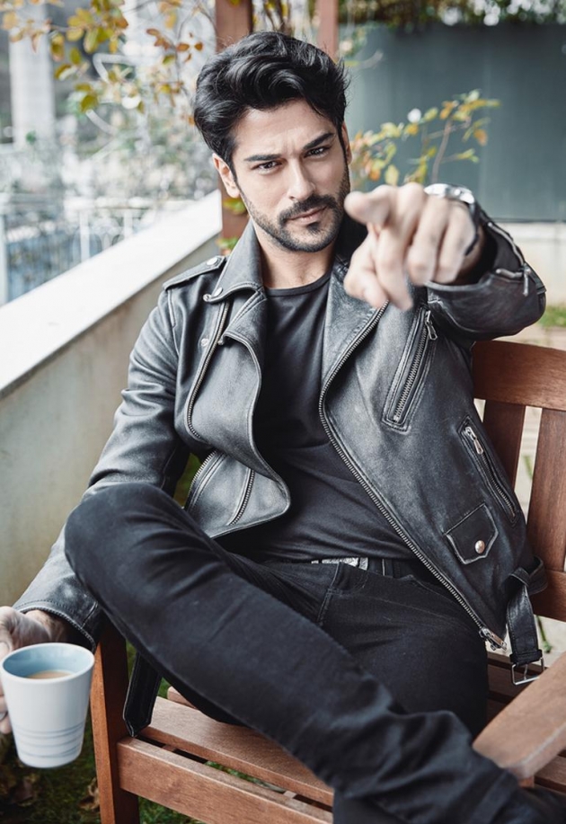 Burak Özçivit'in Best Model yarışmasındaki hali görenleri şaşkına çevirdi! 35