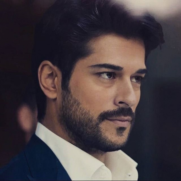 Burak Özçivit'in Best Model yarışmasındaki hali görenleri şaşkına çevirdi! 9