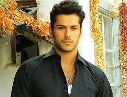 Burak Özçivit'in Best Model yarışmasındaki hali görenleri şaşkına çevirdi! 11