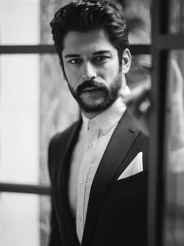 Burak Özçivit'in Best Model yarışmasındaki hali görenleri şaşkına çevirdi! 28