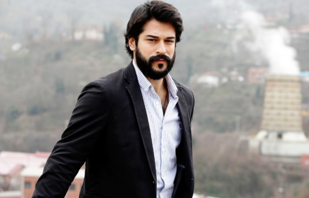 Burak Özçivit'in Best Model yarışmasındaki hali görenleri şaşkına çevirdi! 36