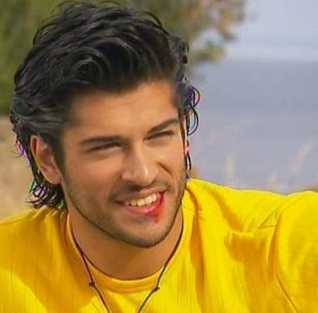Burak Özçivit'in Best Model yarışmasındaki hali görenleri şaşkına çevirdi! 14