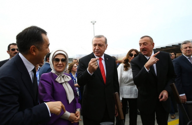 Bakü-Tiflis-Kars Demiryolu Hattı görkemli bir törenle açıldı! 20