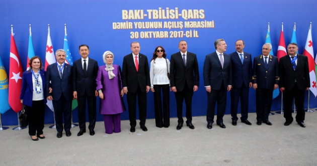 Bakü-Tiflis-Kars Demiryolu Hattı görkemli bir törenle açıldı! 19
