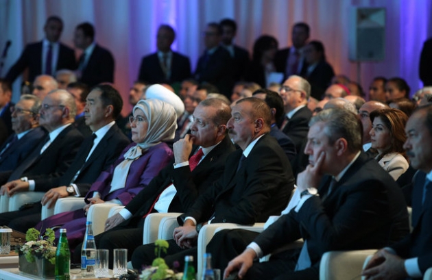 Bakü-Tiflis-Kars Demiryolu Hattı görkemli bir törenle açıldı! 14