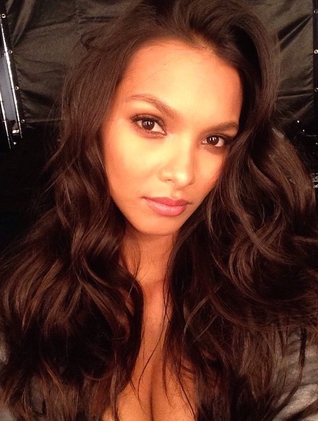 Victoria's Secret'ın bu yılki 'Fantasy Bra' modeli Lais Ribeiro oldu! 38