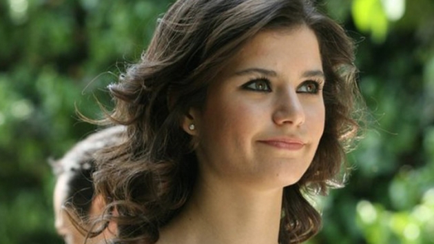 Beren Saat mum gibi eriyip bitti! 28