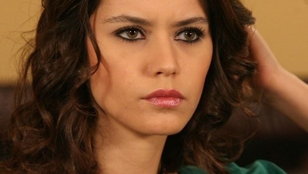 Beren Saat mum gibi eriyip bitti! 29