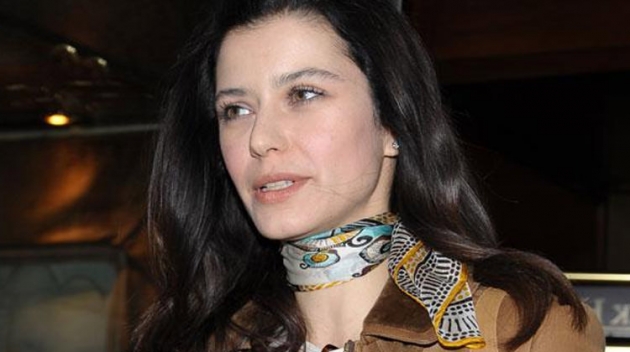 Beren Saat mum gibi eriyip bitti! 13
