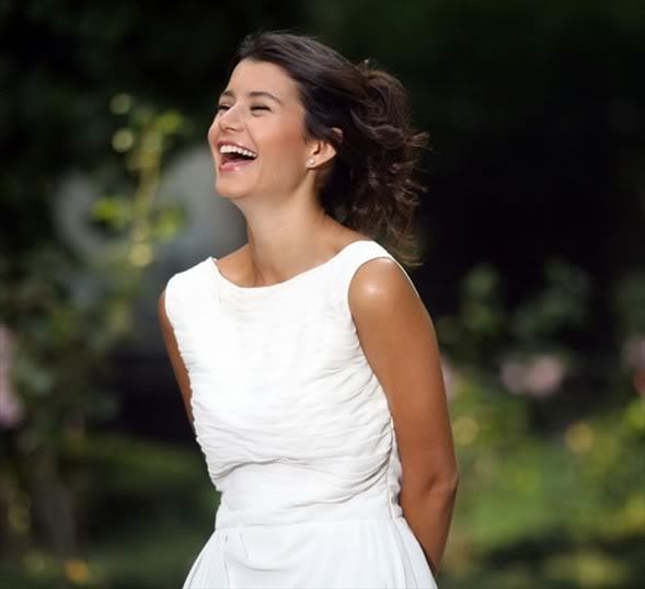 Beren Saat mum gibi eriyip bitti! 19