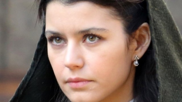 Beren Saat mum gibi eriyip bitti! 27
